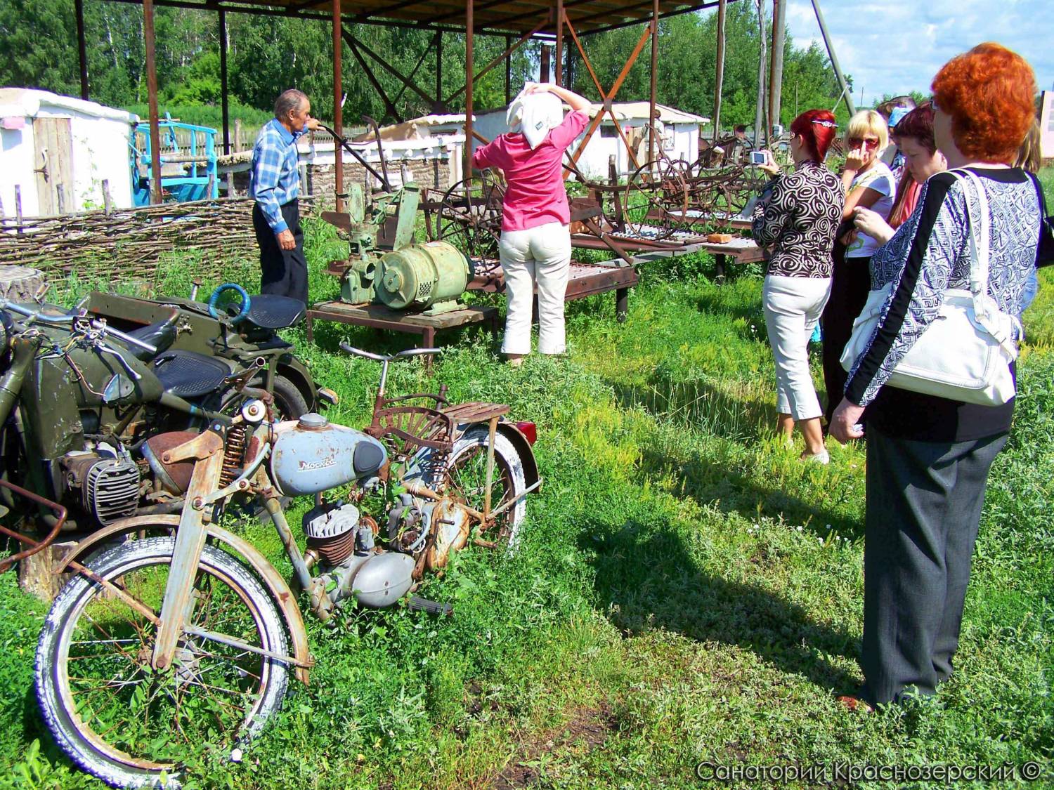 Погода краснозерское село петропавловка. Музей под открытым небом Петропавловка. Дикое поле музей в Петропавловке.